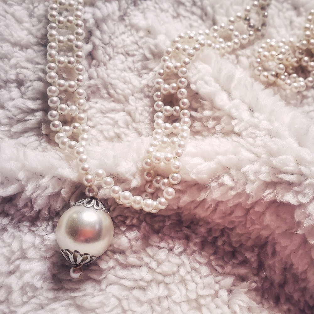 Faux pearl necklace length 12in